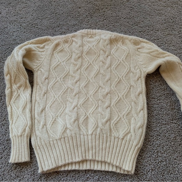 Vintage Women's Woolrich Cream Knit Wool Sweater Size Medium - Picture 6 of 6